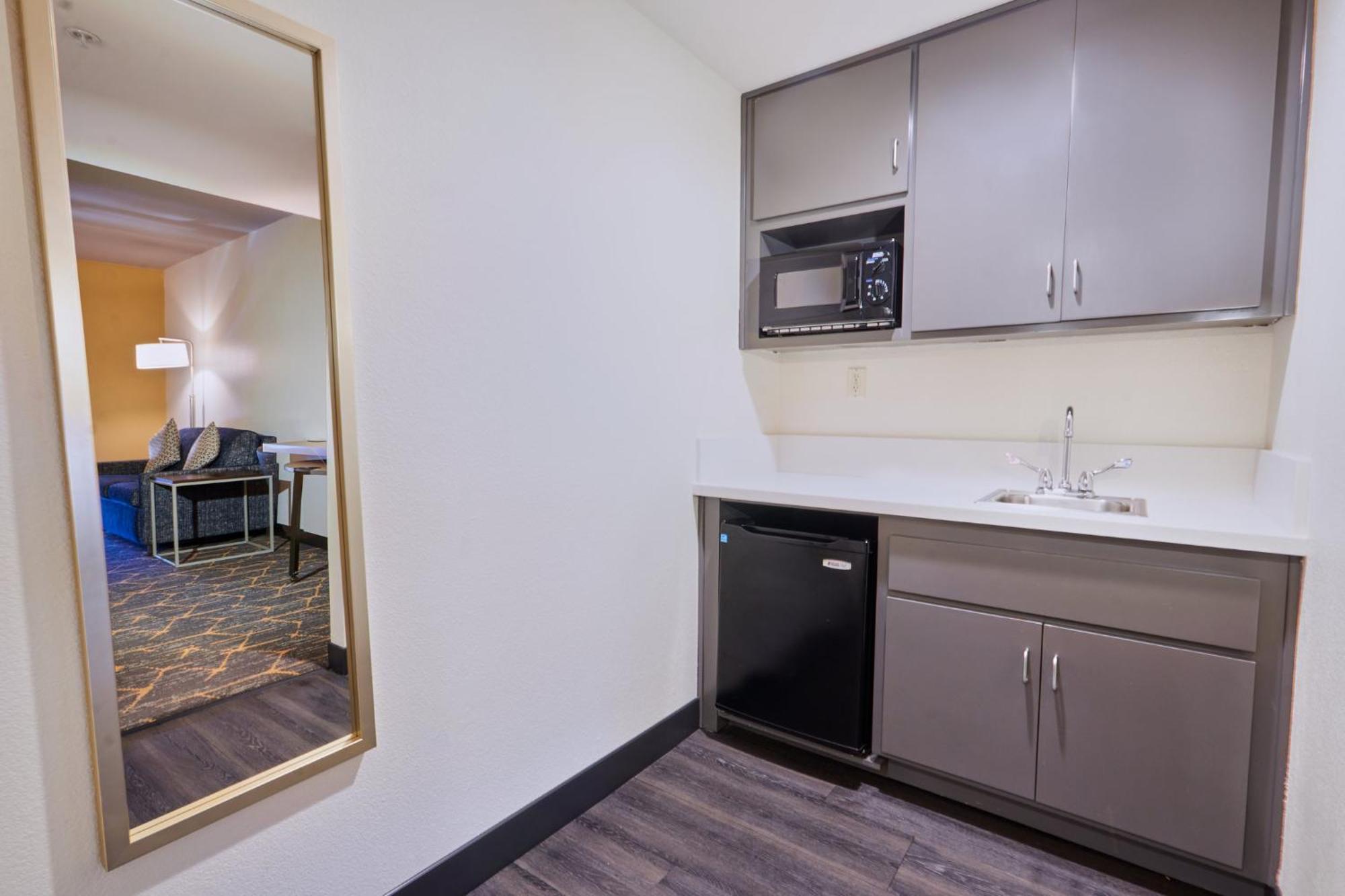 Airport By Ihg Hotel Oakland